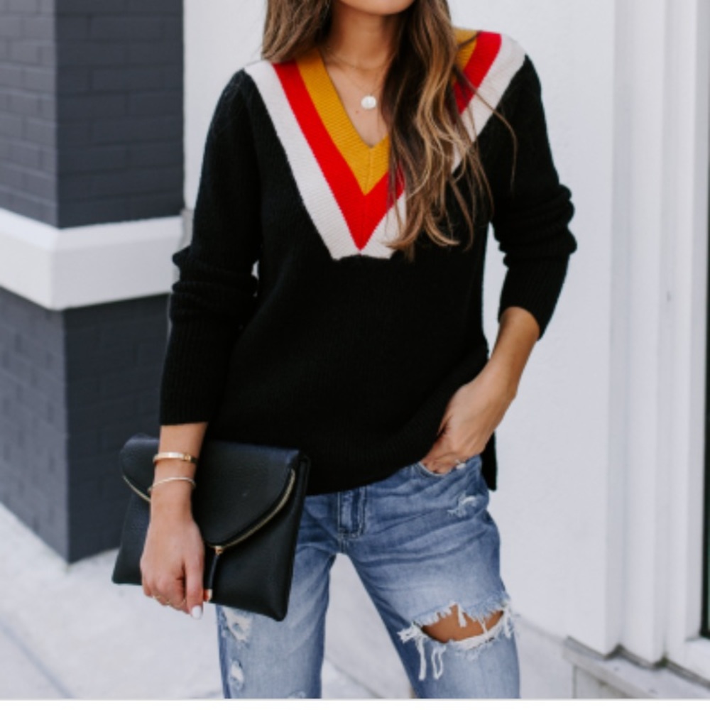 Great condition VICI v-neck sweater sz Small